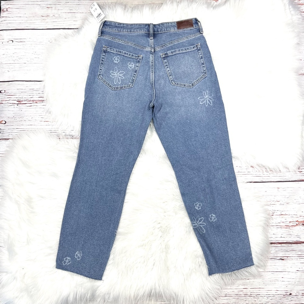 👖NWT🤩 |•HOLLISTER•| Ultra High-Rise Mom Jeans Flowers Size 5 Short 27x25👖 - Picture 4 of 12